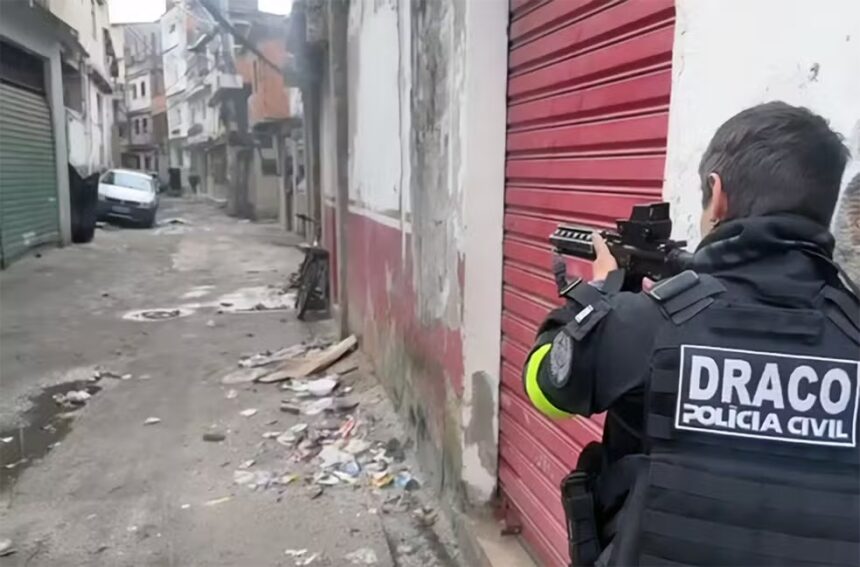 Operação contra o Comando Vermelho no Rio tem cinco presos e menor apreendido