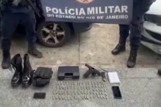 PM apreende arma que teria sido usada em homicídio na praia do Farol