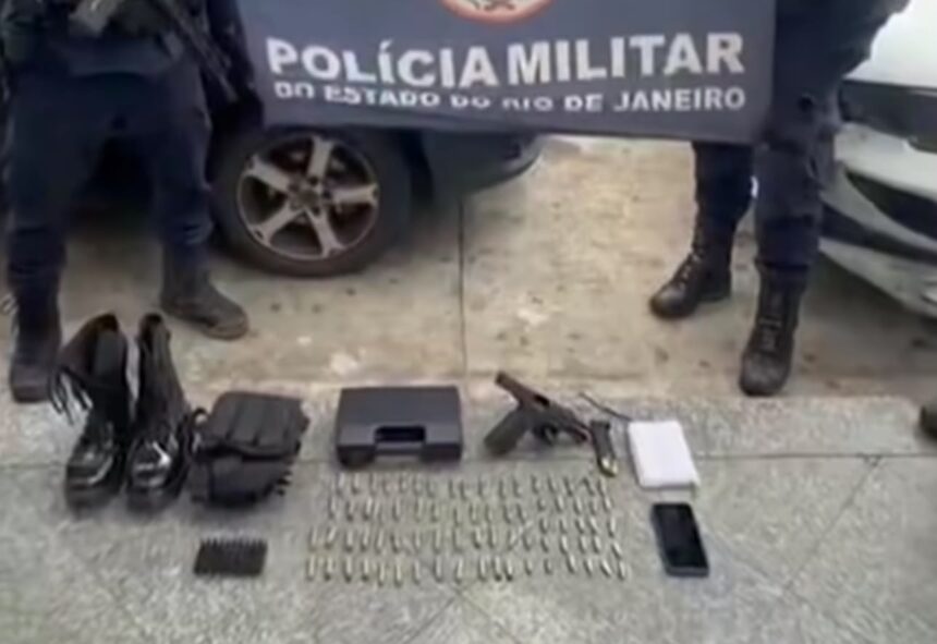 PM apreende arma que teria sido usada em homicídio na praia do Farol