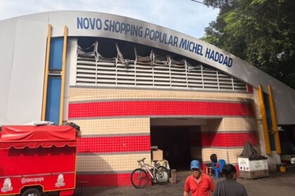 VÍDEO: Comerciantes prejudicados por incêndio no Shopping Popular falam em tragédia e prejuízo de mais de R$ 100 mil