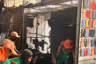 VÍDEO: Incêndio de grandes proporções atinge o Shopping Popular em Campos