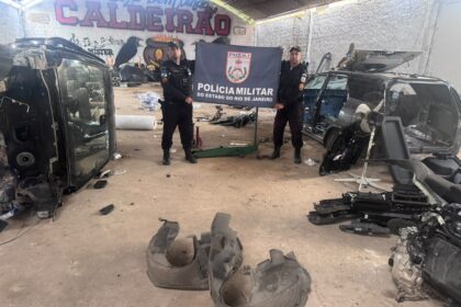 PM desarticula ponto que seria utilizado para desmanche de veículos roubados em Campos