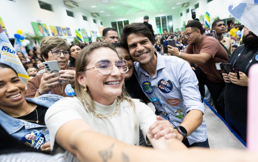 Pedro Paulo percorre 14 cidades do interior do Rio em três dias de campanha Pedro Paulo percorre 14 cidades do interior do Rio em três dias de campanha