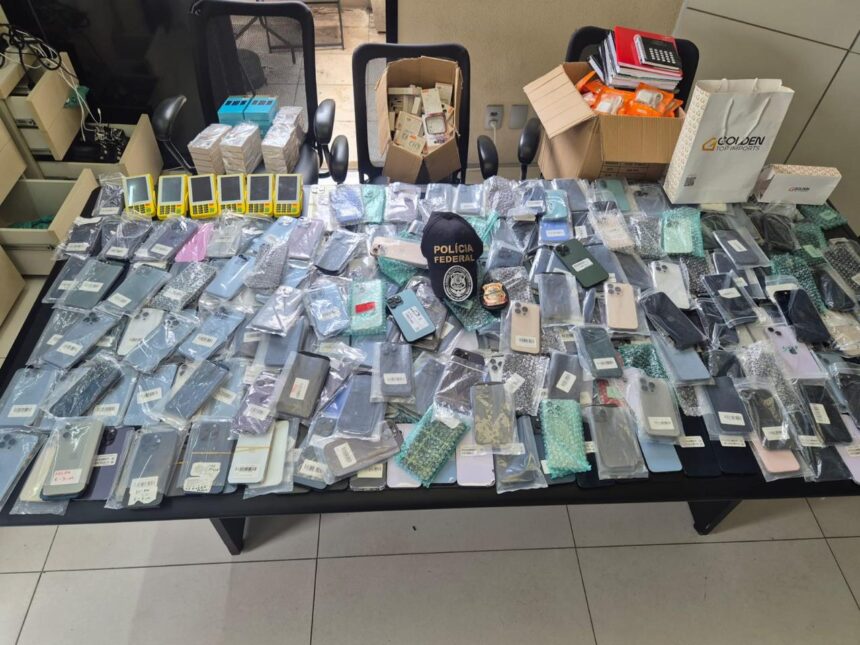 PF mira grupo no Rio que movimentou R$ 60 milhões em importação clandestina de celulares sem pagamento de impostos PF mira grupo no Rio que movimentou R$ 60 milhões em importação clandestina de celulares sem pagamento de impostos