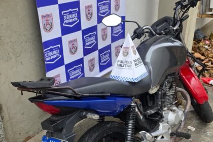 Câmeras do CCO identificam moto com “três cores” e abordagem confirma clonagem em Campos