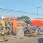 VÍDEO: Motorista que capotou na Avenida 28 de Março foi preso em flagrante após exame dar positivo para consumo de álcool e não ter carteira