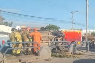 VÍDEO: Motorista que capotou na Avenida 28 de Março foi preso em flagrante após exame dar positivo para consumo de álcool e não ter carteira