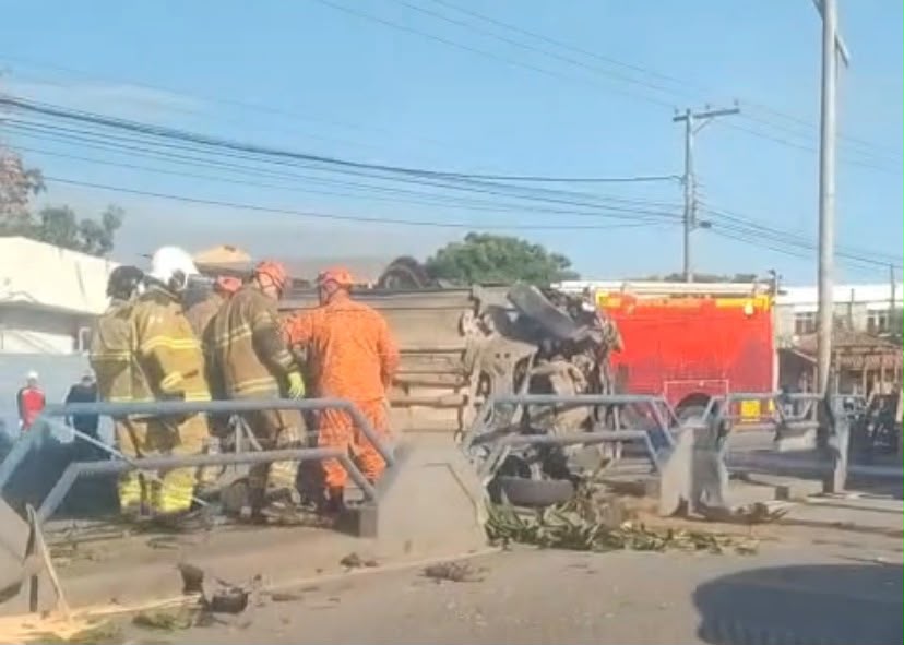 VÍDEO: Motorista que capotou na Avenida 28 de Março foi preso em flagrante após exame dar positivo para consumo de álcool e não ter carteira