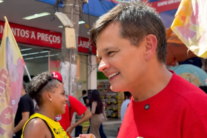 Deputado Dimas Gadelha amplia força em Campos e busca reeleição