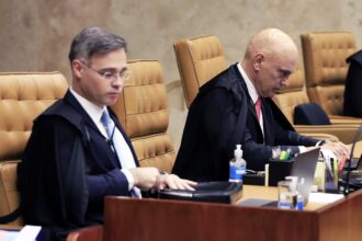 VÍDEO: Ministros Alexandre de Moraes e André Mendonça batem boca em sessão do STF