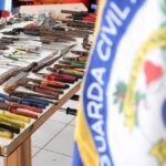 50 prisões e mais de 100 armas brancas e alicates apreendidos: Guarda divulga balanço de operação nas ruas de Campos