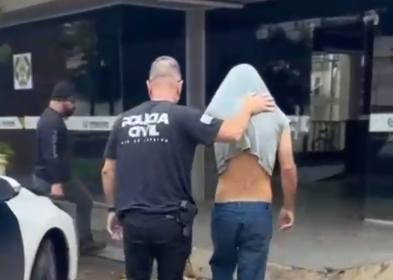 Homem não aceita término, persegue mulher até no supermercado e acaba preso em Campos