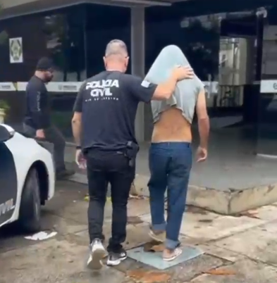 Homem não aceita término, persegue mulher até no supermercado e acaba preso em Campos Homem não aceita término, persegue mulher até no supermercado e acaba preso em Campos