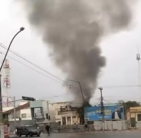VÍDEO: Possível esquecimento de cafeteira ligada provoca incêndio dentro de residência em Campos
