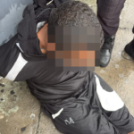 Homem rouba mulher em Campos, é contido por populares e acaba preso em flagrante