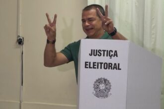 Prefeito de Campos confirma voto em Flávio Bolsonaro e destaca articulação por demandas do município