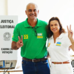 Jair Bittencourt vota em Itaperuna e destaca importância da democracia