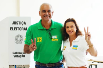 Jair Bittencourt vota em Itaperuna e destaca importância da democracia