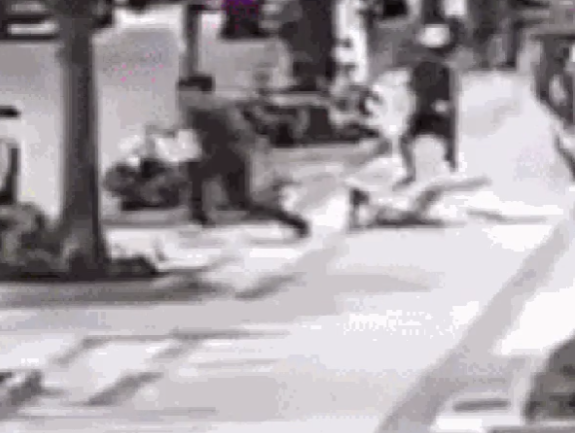 Polícia identifica bandido que atirou em idosa durante assalto no Leblon Polícia identifica bandido que atirou em idosa durante assalto no Leblon