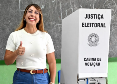 Carla Caputi vota em Grussaí e defende união do país após segundo turno das eleições