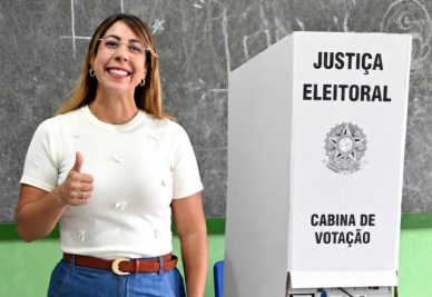 Carla Caputi vota em Grussaí e defende união do país após segundo turno das eleições