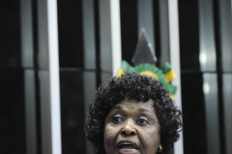 Benedita promete, caso eleita, atuar para reduzir filas do SUS