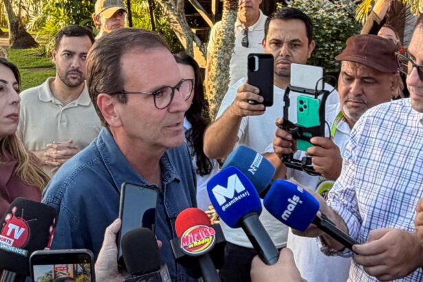 Eduardo Paes fala em “jogo ensaiado” de Garotinho