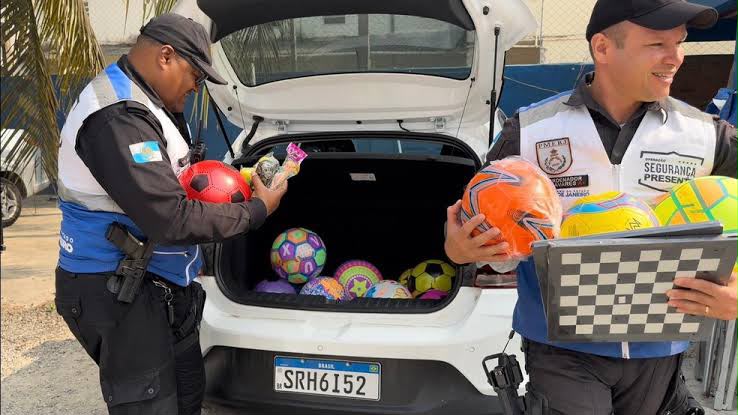 Segurança Presente promove arrecadação de brinquedos para crianças em Campos Segurança Presente promove arrecadação de brinquedos para crianças em Campos