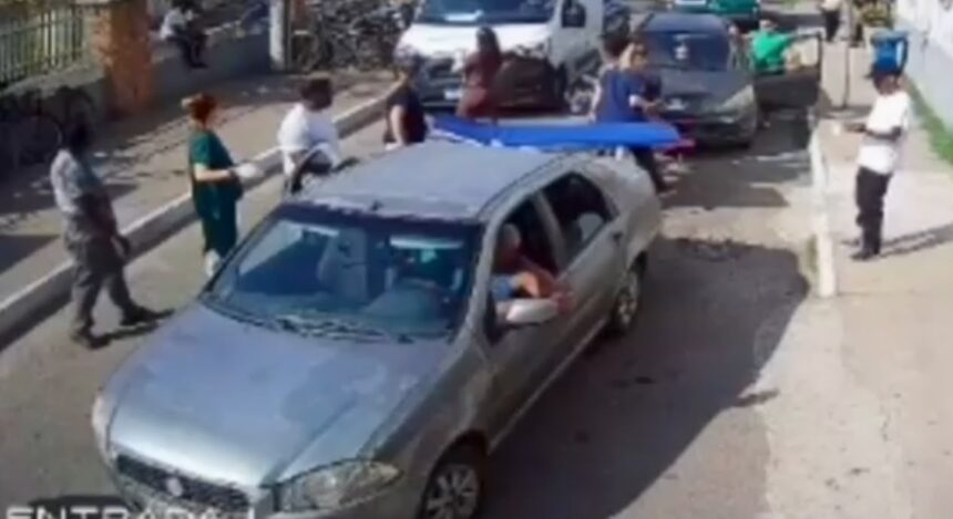 Bebê nasce dentro de carro de aplicativo na porta do Hospital São José em Campos
