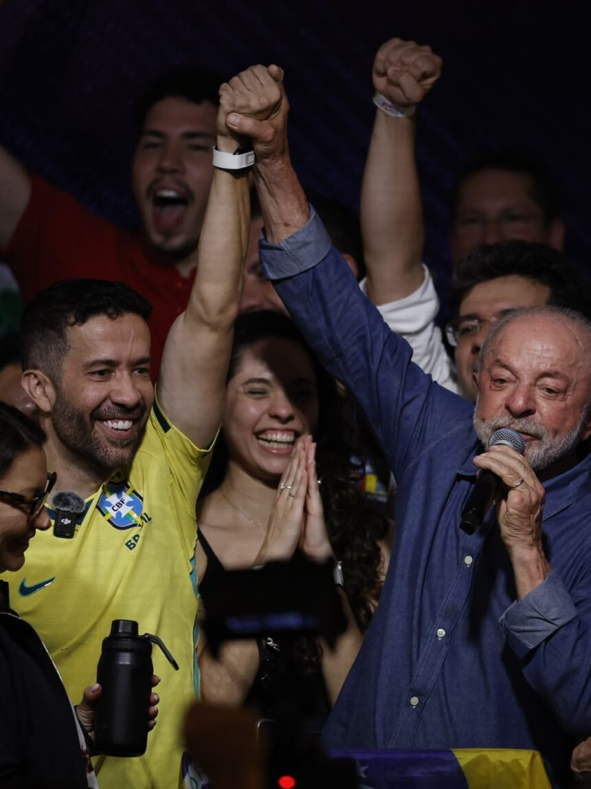 “General” do Exército do Lula, André Janones será homenageado com Medalha Pedro Ernesto no Rio