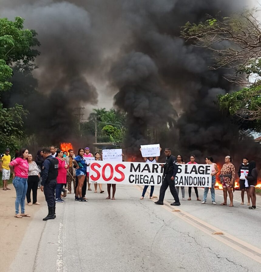 Moradores de Martins Lage realizam nova manifestação na BR-356 Moradores de Martins Lage realizam nova manifestação na BR-356