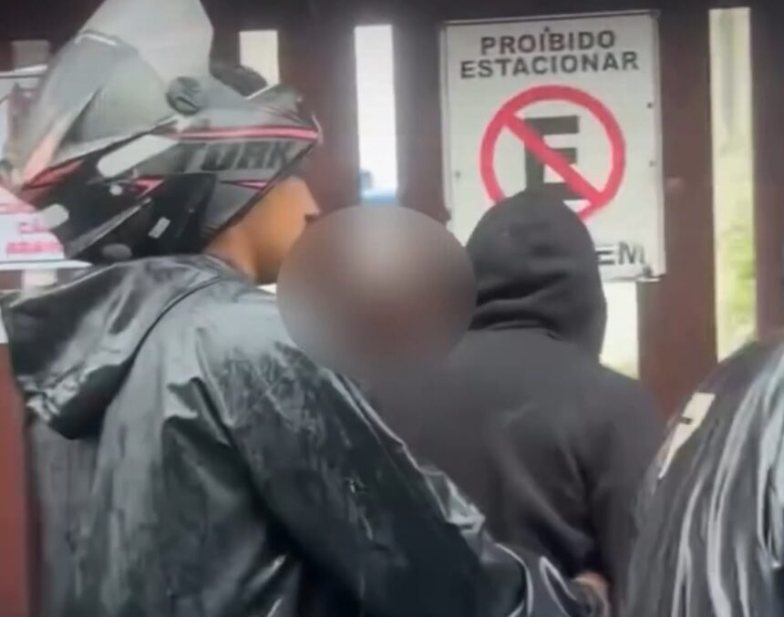 Entregadora e homem trocam agressões durante briga de trânsito em Macaé