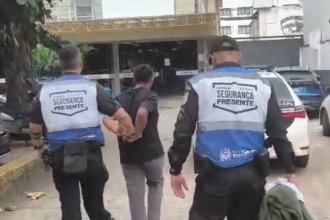 Mulher é presa após tentar beijar à força criança de 4 anos em rodoviária de Campos