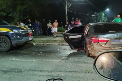 VÍDEO: Homem tenta fugir da PRF, mas bate em canteiro e acaba detido em Campos