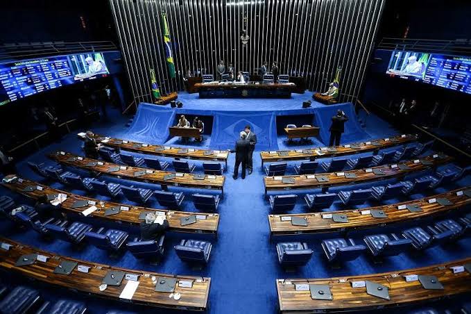 Senado aprova fim da escala 6×1; veja quando novas regras começam a valer Senado aprova fim da escala 6×1; veja quando novas regras começam a valer