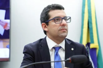Deputado federal do Rio volta a ser alvo da PF em investigação sobre programa de castração de animais