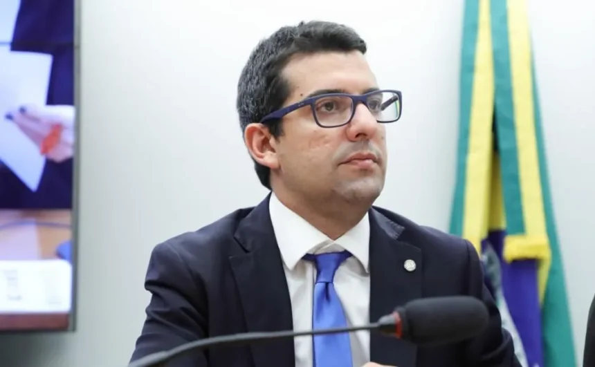 Deputado federal do Rio volta a ser alvo da PF em investigação sobre programa de castração de animais