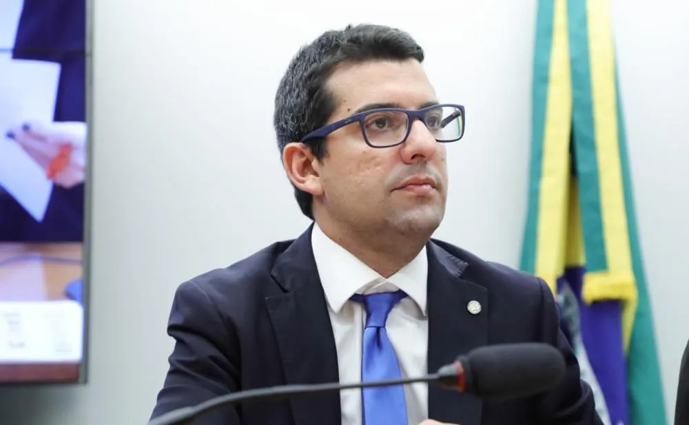 Deputado federal do Rio volta a ser alvo da PF em investigação sobre programa de castração de animais